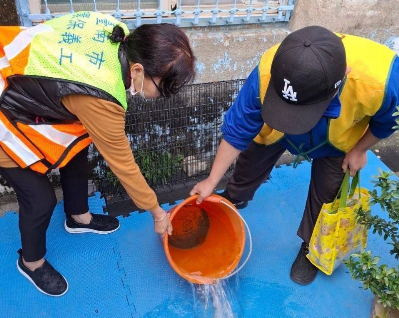 清除積水容器